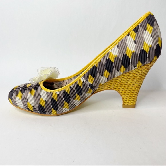NWOB Poetic Licence Picnic Ready Yellow and Gray Embellished Heel - Picture 2 of 12